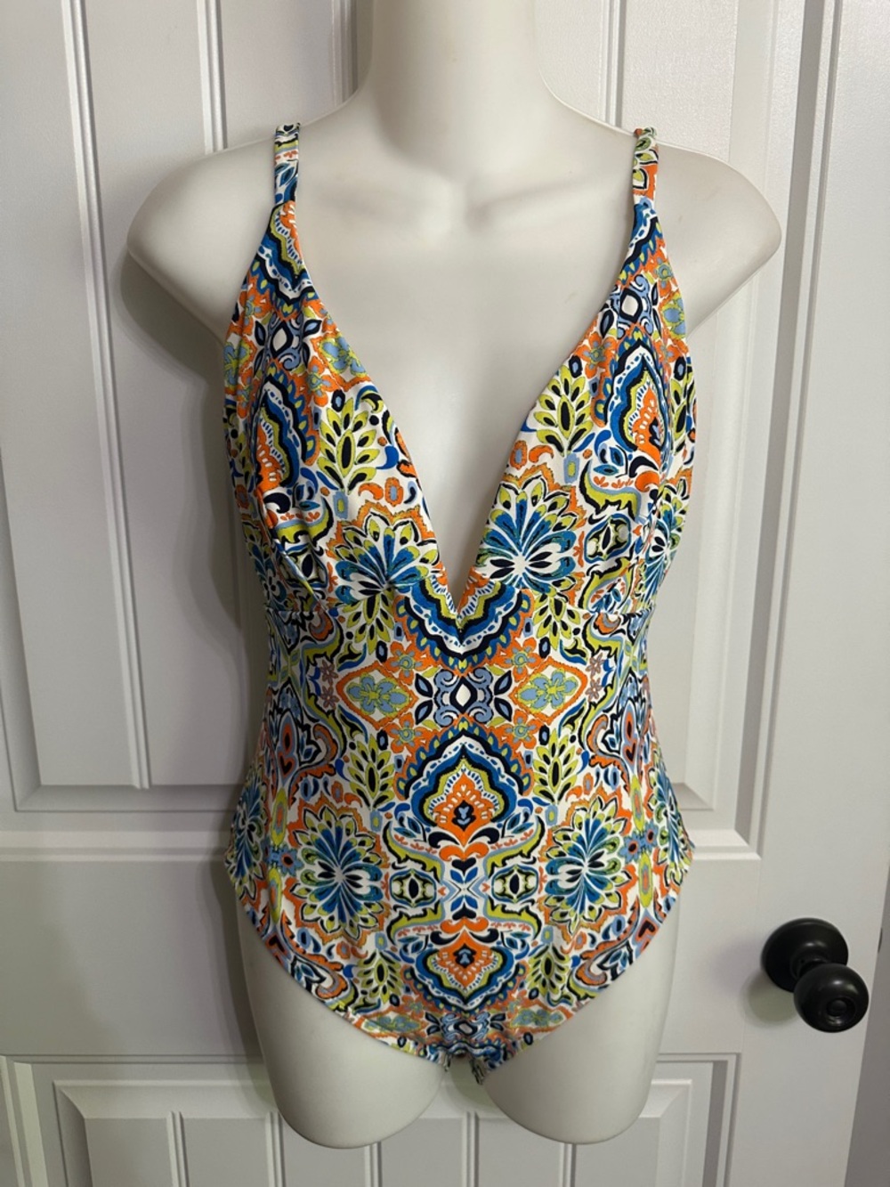 Coco reef One piece Tropical Print Swimsuit 34D